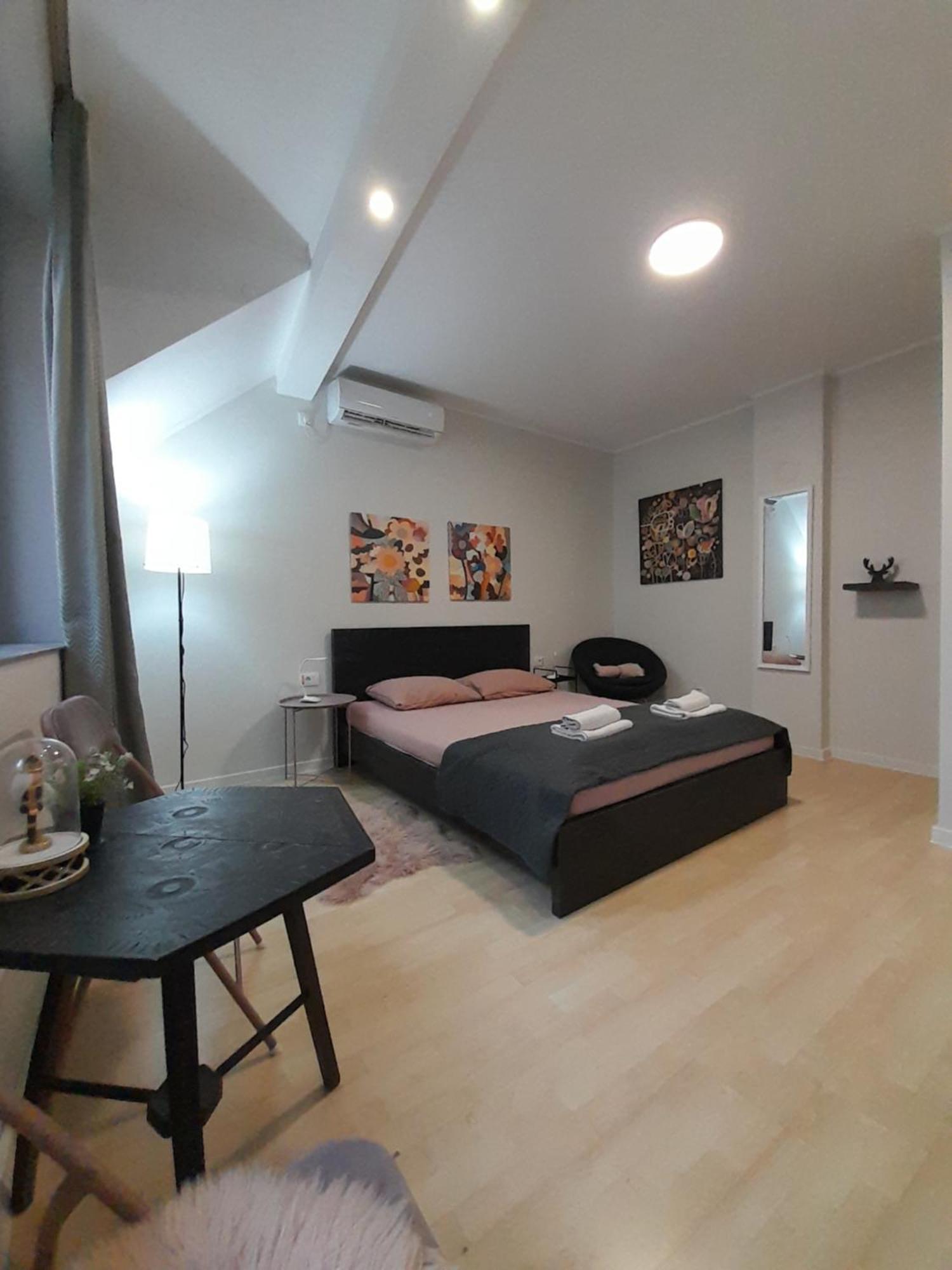 Cool & Cozy Center Apartment ซูโบติกา ภายนอก รูปภาพ